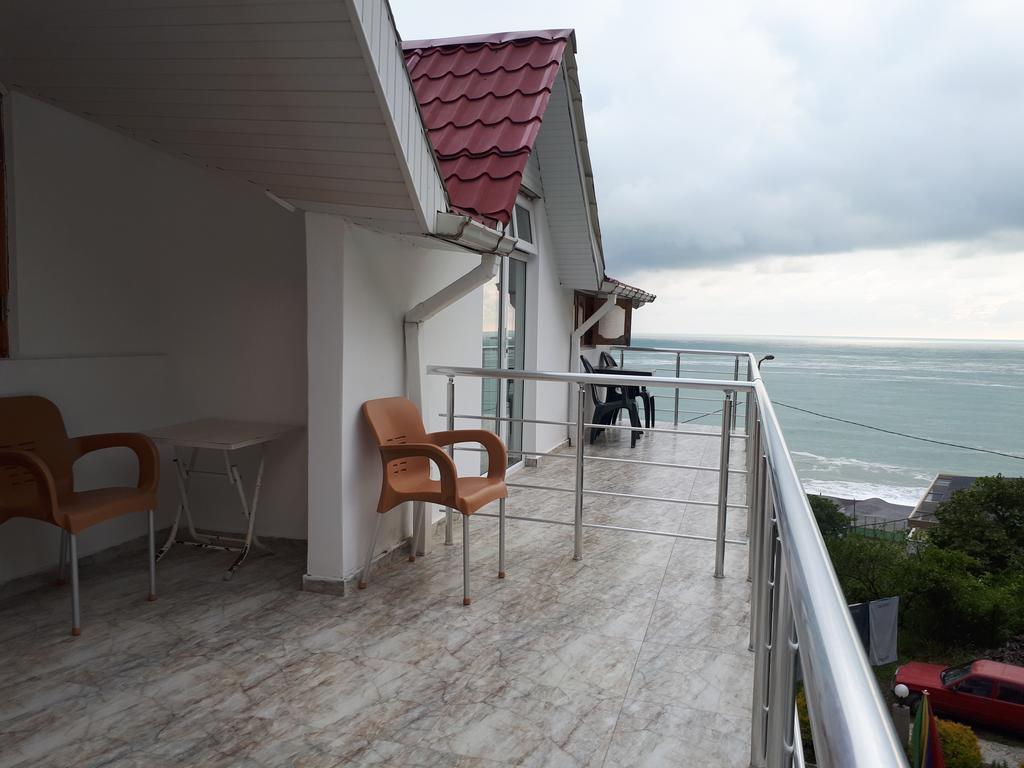 Гостевой дом Rezo's House Квариати Экстерьер фото