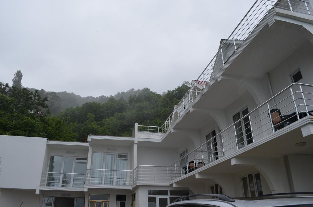 Гостевой дом Rezo's House Квариати Экстерьер фото
